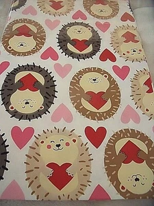 NEW Valentine HEDGEHOG Love TABLECLOTH 60" Round Red Pink HEARTS - Picture 1 of 3