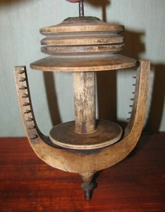 Antique primitive wood wooden spinning wheel bobbin spool  Europe Lithuania #2 - Picture 1 of 14