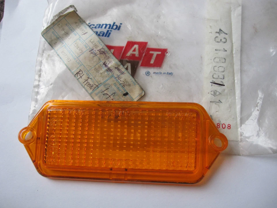 FIAT 124 CUPÉ 128 SEDÁN WAGON 1974-75 LENTE GIRATORIA DELANTERA DERECHA NUEVO Foto 1 de 1