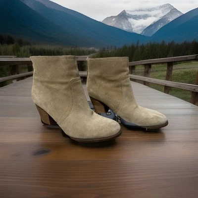 C. Wonder 女式麂皮绒骆驼踝靴,骆驼棕褐色,7.5 码 — 第 1/3 张图片