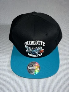 Mitchell & Ness CHARLOTTE HORNETS HORNETS TEAM 2T FLEXFIT 110 Snapback Hat - Picture 1 of 9