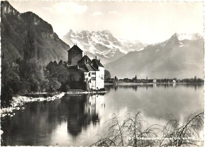 Picturesque View of The Alps And Chillon Castle, Veytaux, Switzerland Postcard Foto 1 de 2