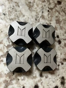 (4) Isuzu 94252-885 wheel center caps 07072402 - Picture 1 of 5
