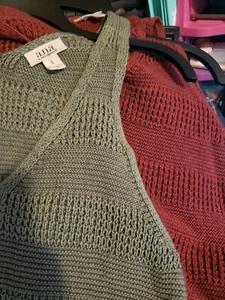 a.n.a V-Neck Sleeveless Knit Tunic Tank Top Pullover Size Small Green OR Red#C8S - Picture 1 of 4