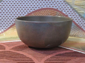 Campana budista japonesa original usada. Tazón de canto. Campana budista de cobre.131 g 8,4 cm - Imagen 1 de 10