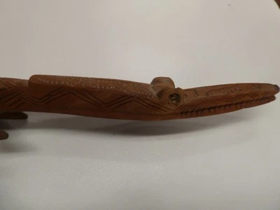 VINTAGE PNG TROBRIAND ISLAND TRIBAL CARVED WOODEN CROCODILE - image 1 of 4