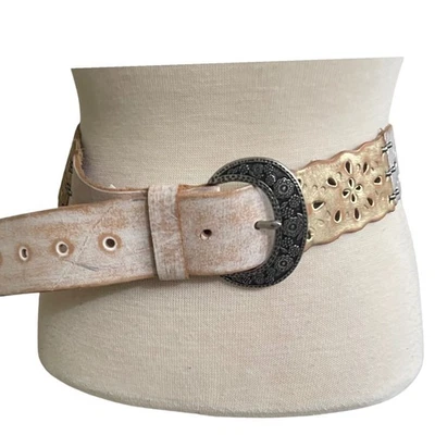 Cinturón de cuero Fossil para mujer boho oro blanco eslabón plateado flor hebilla en relieve Foto 1 de 4