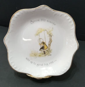 Plato de porcelana Holly Hobbie 1974 vintage plato baratija especial Little MomentsJOY - Imagen 1 de 6