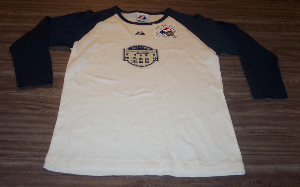 New York Yankees Women's Final Stadium Raglan T-shirt by Majestic Athletic