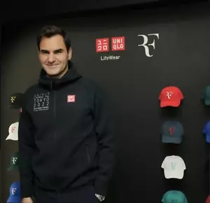 UNIQLO LifeWear Day TOKYO 2022 Limited Hoodie XL Size ROGER FEDERER Black - Picture 1 of 7