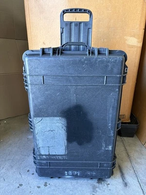 Pelican 1650 Protector Case | Black | 31.59 x 20.47 x 12.45" - Image 1 of 4