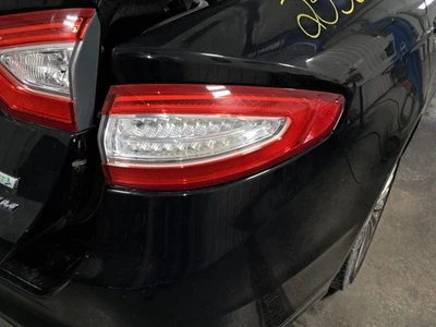 Enchufe LED montado en un cuarto de luz trasera de pasajero se adapta a 13-16 FUSION 410690 Foto 1 de 4