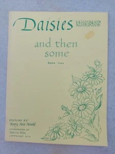 MARYANN ARNOLD DAISY FLORAL Wreath Sketch Draw PAINT BOOK 2 1974 - Picture 1 of 7