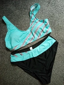 Damen/Teens Bikini Größe XL. Bralette Style Top. Neu ohne Etikett - Bild 1 von 4