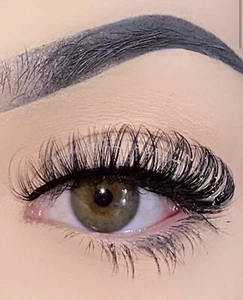 False Natural Lashes - Picture 1 of 2