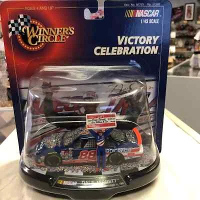 Dale Jarrett #88 Ford Credit 1998 Taurus 1:64 Winners Circle Victory Celebration - Image 1 of 3