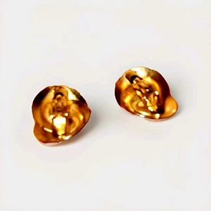 Retro Gold Metal Swirl Clip On Earrings Excellent Condition ***REDUCED*** - Picture 1 of 5