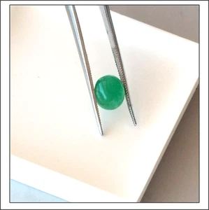 Größerer, dezent Grüner Smaragd Cabochon Oval - Zarte Eleganz von Greenfire - Bild 1 von 8