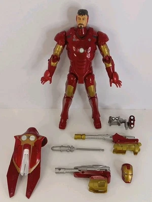 Invincible Iron Man Massive Snap-On Arsenal Hasbro Foto 1 de 4