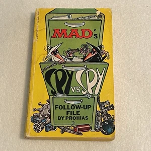 MAD’s Spy vs. Spy Follow-Up File – Antonio Prohías (1968 First Printing) - Picture 1 of 14