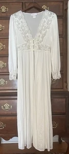 Camicia da notte Shadowline lunga Peignoir nylon crema pizzo bordo PICCOLO S bottoni - Foto 1 di 5