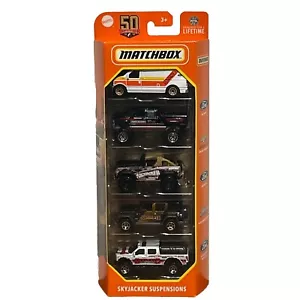 ๐๐ณ๏ธ๐ Nuovo 2024 Matchbox Confezione 5 SKYJACKER SOSPENSIONI 4X4 JEEP SPEDIZIONE GRATUITA - Foto 1 di 3