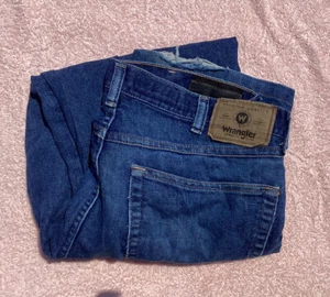 Wrangler Mens Jeans 85900DW Relaxed Fit Straight Leg Blue Denim - Size W36 L26 - Picture 1 of 6