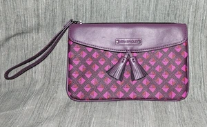 BEAUTIFUL VERA BRADLEY TASSEL WRISTLET IN PLUM STUDS PATTERN - NWOT - Picture 1 of 15