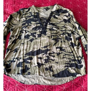 Camisa túnica Rock & Republic camuflaje con cordones XXL rayón manga larga para mujer - Imagen 1 de 9