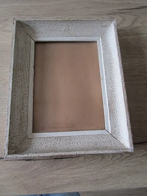 Petit Cadre ancien en bois mouluré avec sa vitre - Photo 1/4