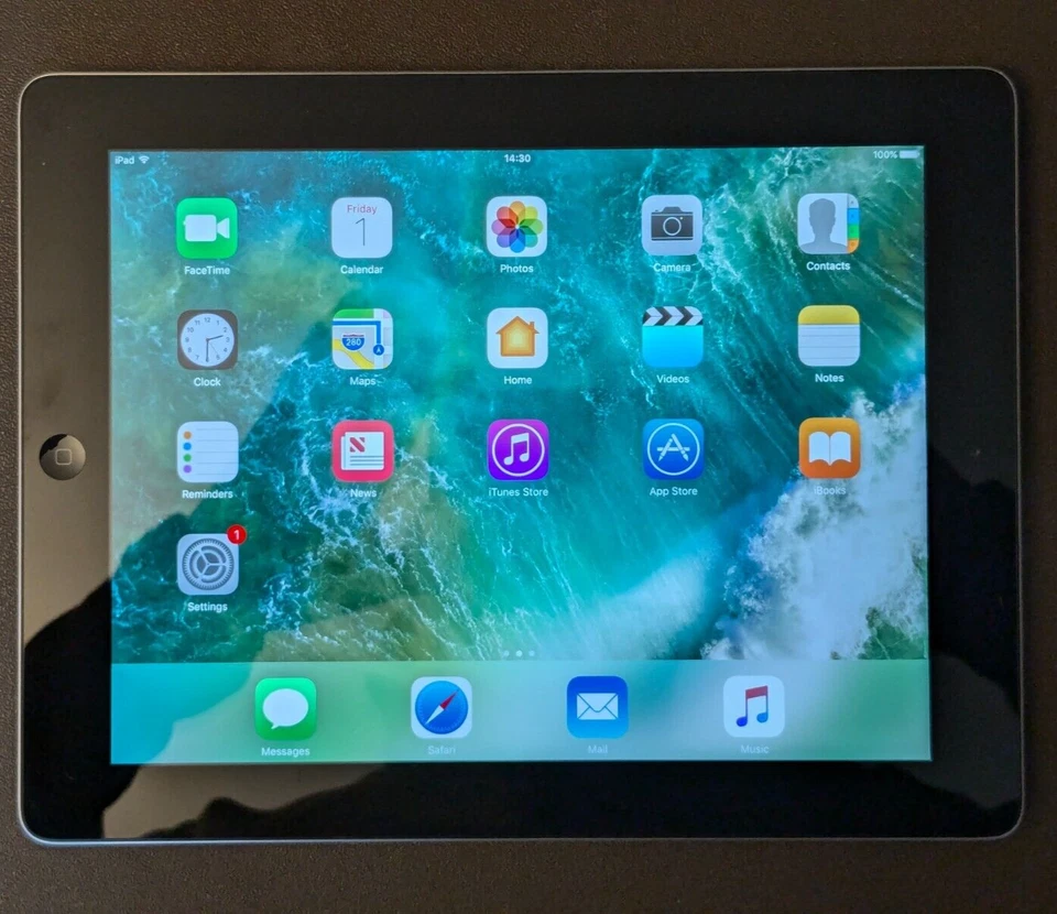 Apple iPad 4th Gen A1458 in great condition - Image 1 of 4