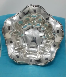 Reed & Barton Sterling Berry Bowl 9" D 2 5/8" H 11.12 ozt Mono "P" - Picture 1 of 5