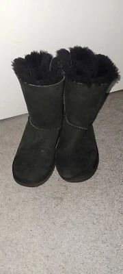 UGG Bailey Bow Winter Boots Womens Size 5 Black Suede Leather Sheepskin #3280 - Image 1 of 4