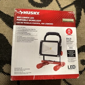 Husky 800 Lumen LED Portable Work light - Picture 1 of 4