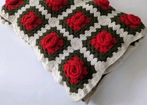 Manta cuadrada de ganchillo Granny rosa roja 3D hecha a mano vintage tiro afgano 44x63 pulgadas - Imagen 1 de 11