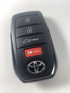 New OEM 2022 - 2024 TOYOTA TUNDRA SMART KEY - 4BUTTONS - 315MHZ - 04002-99060 - Picture 1 of 3