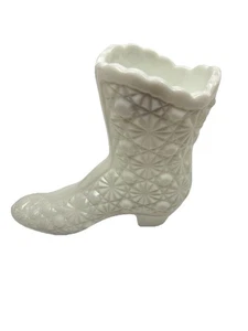 FENTON Vintage Milchglas Gänseblümchen Knopf Stiefel Vase weiß Slipper Dekor Stück - Bild 1 von 11