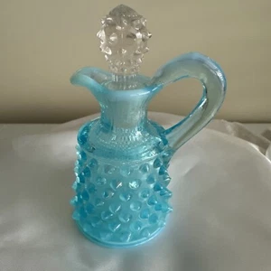 Fenton Art Vetro Piano Cottura Blu Opalescente Vintage Cruet con Tappo Olio Aceto 4,5" - Foto 1 di 7