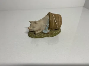 1987 ENESCO Kathy Wise Pig Figurine taking bath - Picture 1 of 4