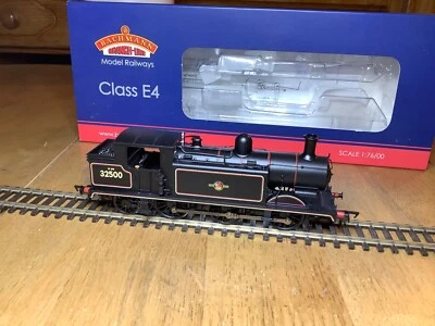 Bachmann 35-078 BR Black Late Crest 0-6-2 Class E4 Tank Loco 32500 - Image 1 of 4