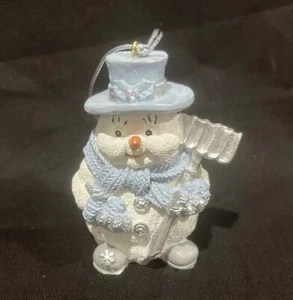Snow Buddies Snowman With Shovel Figurine 1999 Christmas Ornament! - Picture 1 of 3