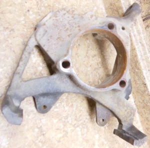 1999 Jeep Wrangler TJ 6 Cylinder Front Wheel Rim Hub Knuckle Mount Suspension LH - Picture 1 of 2