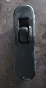 Mitsubishi Triton MK 96-06 Rear Window Switch - Bild 1 von 3
