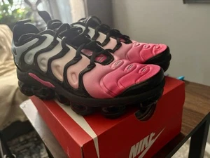 Nike Air Vapormax Plus Women’s Sz.6 Rocket Pop Pink Glacier - Picture 1 of 6