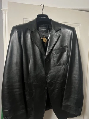 versace chaqueta cuero hombre Foto 1 de 4