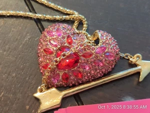 COLLAR CORAZÓN Y FLECHA BETSEY JOHNSON - Imagen 1 de 2