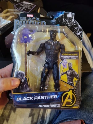 Boneco Marvel Black Panther Movie: Black Panther 6" com equipamento Vibranium (2017) - Imagem 1 de 2
