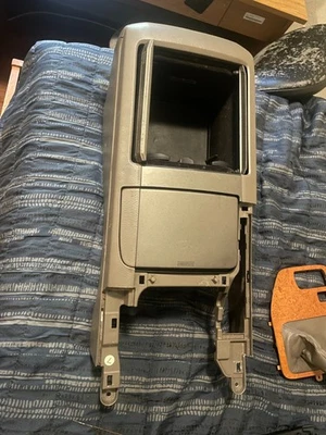 Console central 2003-06 LEXUS GX470 58910-60040 - Imagem 1 de 4