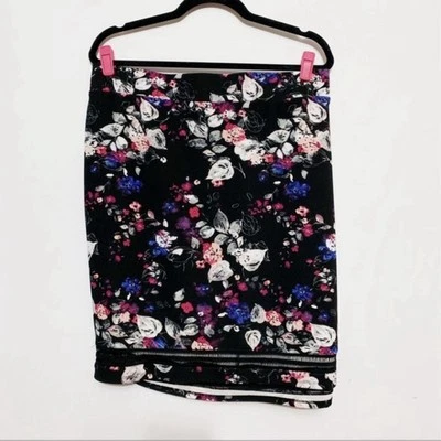 🖤 Torrid Black Floral Pencil Skirt | Women’s Size 3X | Stretch Knit - Image 1 of 4
