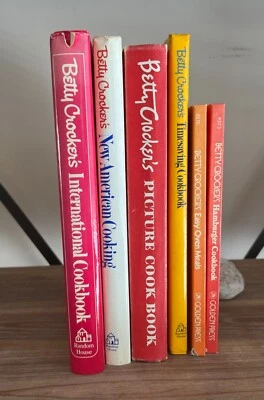 Vintage Betty Crocker Cookbooks - You pick & Save on Shipping Foto 1 de 4